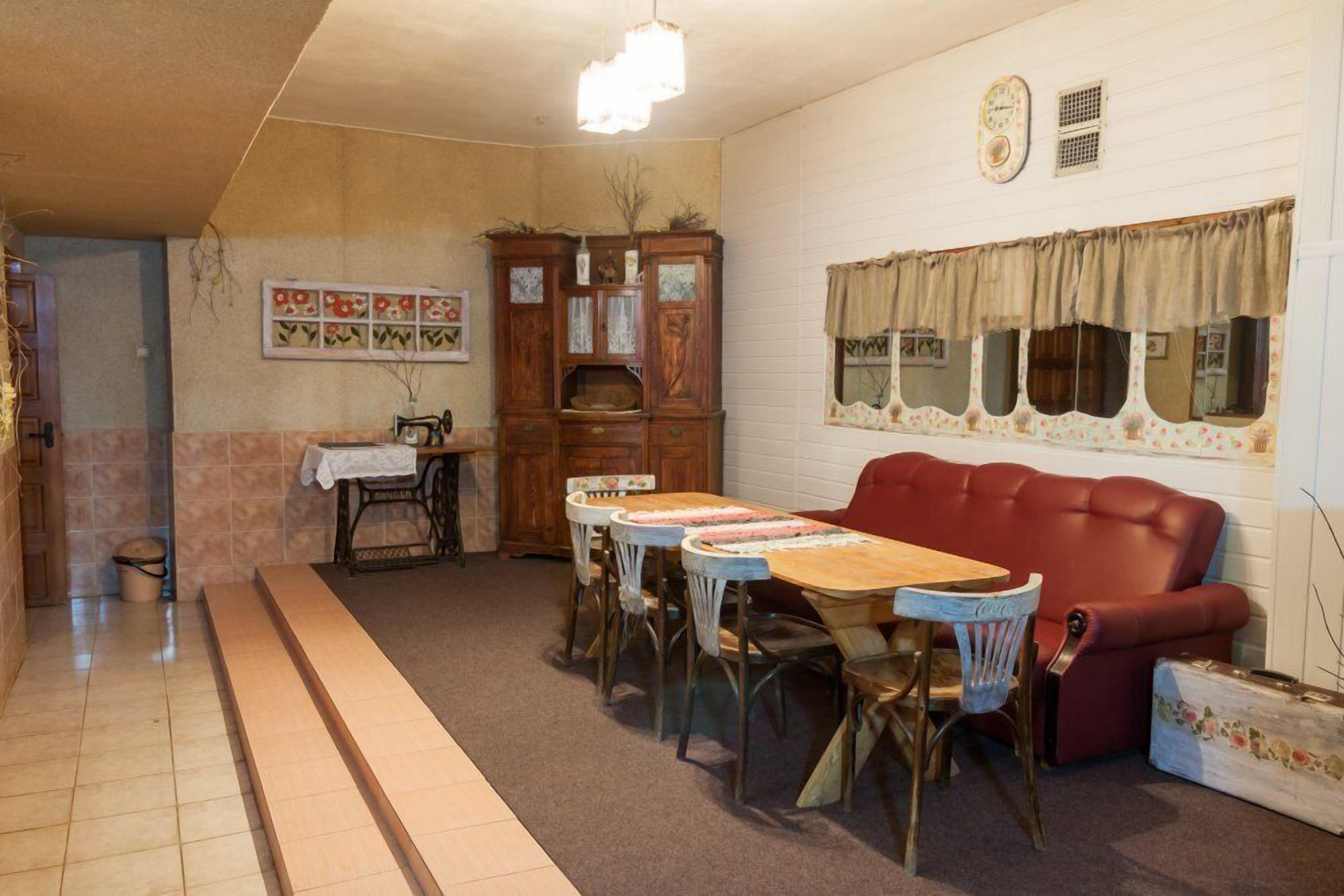 breakfast, lunch, dinner served; modern european cuisine