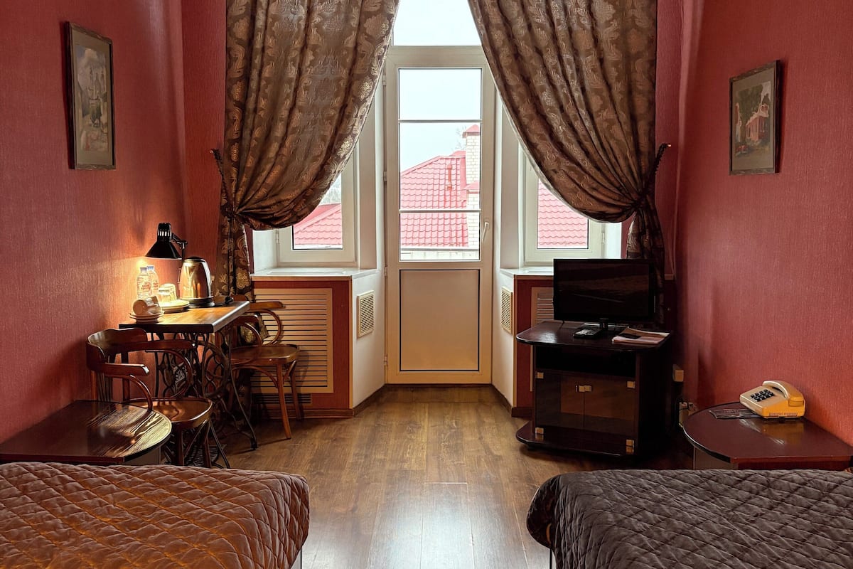 standard twin room | iron/ironing board, free wifi, bed sheets