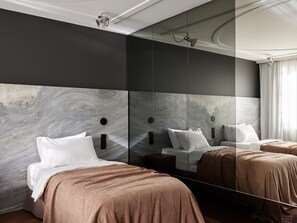 Classic Room | Premium bedding, in-room safe, desk, laptop workspace