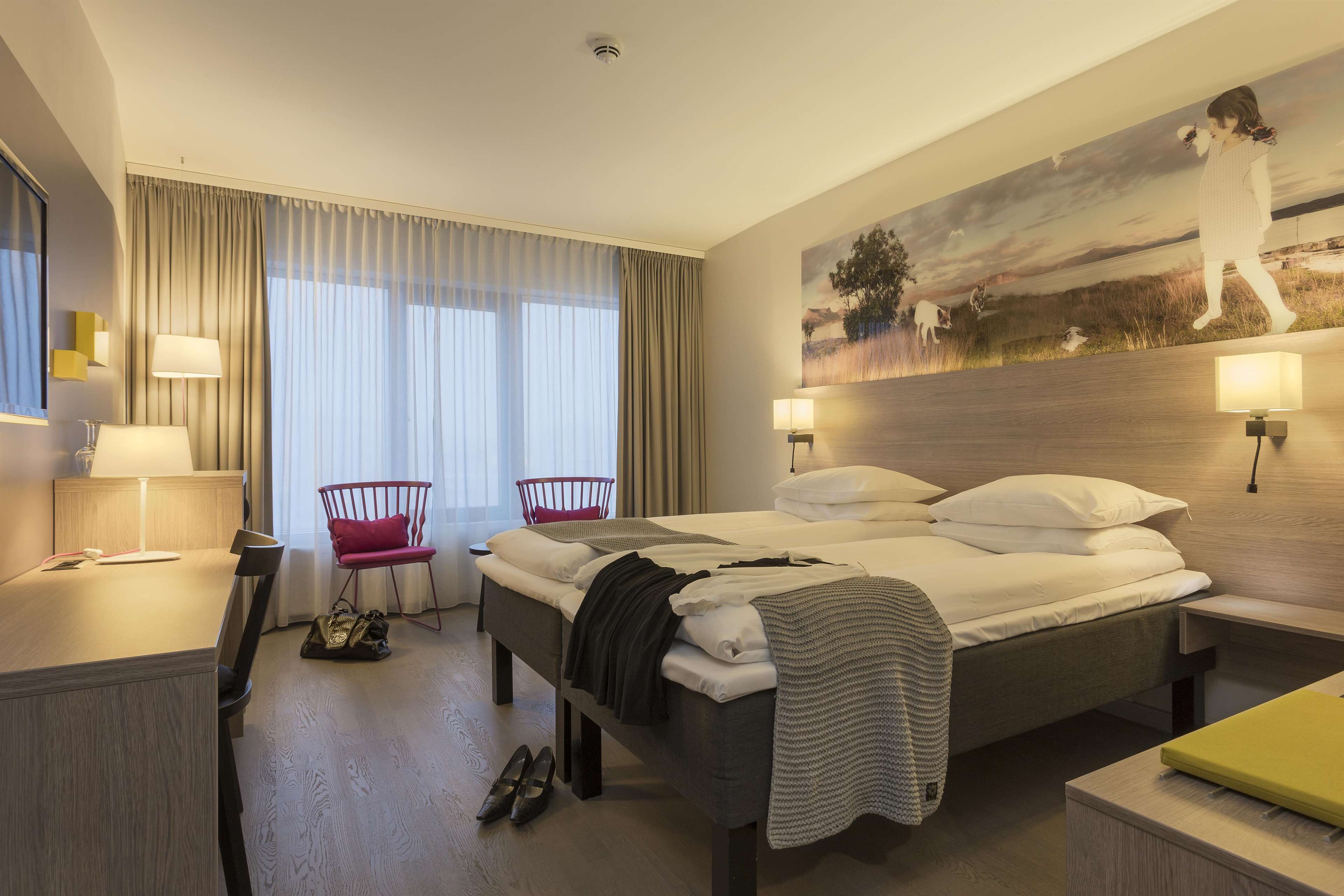 standard twin room | desk, laptop workspace, blackout curtains, free wifi