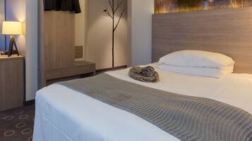 Standard Single Room | Desk, laptop workspace, blackout drapes, free WiFi