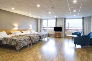 Large Family Room (Marine Class)