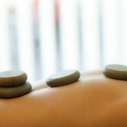 Un sauna, tratamientos corporales, aromaterapia