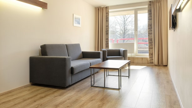 Large Family Room ( Spa Class) | セーフティボックス (室内)、デスク、遮光カーテン、WiFi (無料)