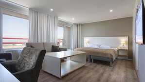 Marine Deluxe Room | 객실 내 금고, 책상, 암막 커튼, 무료 WiFi