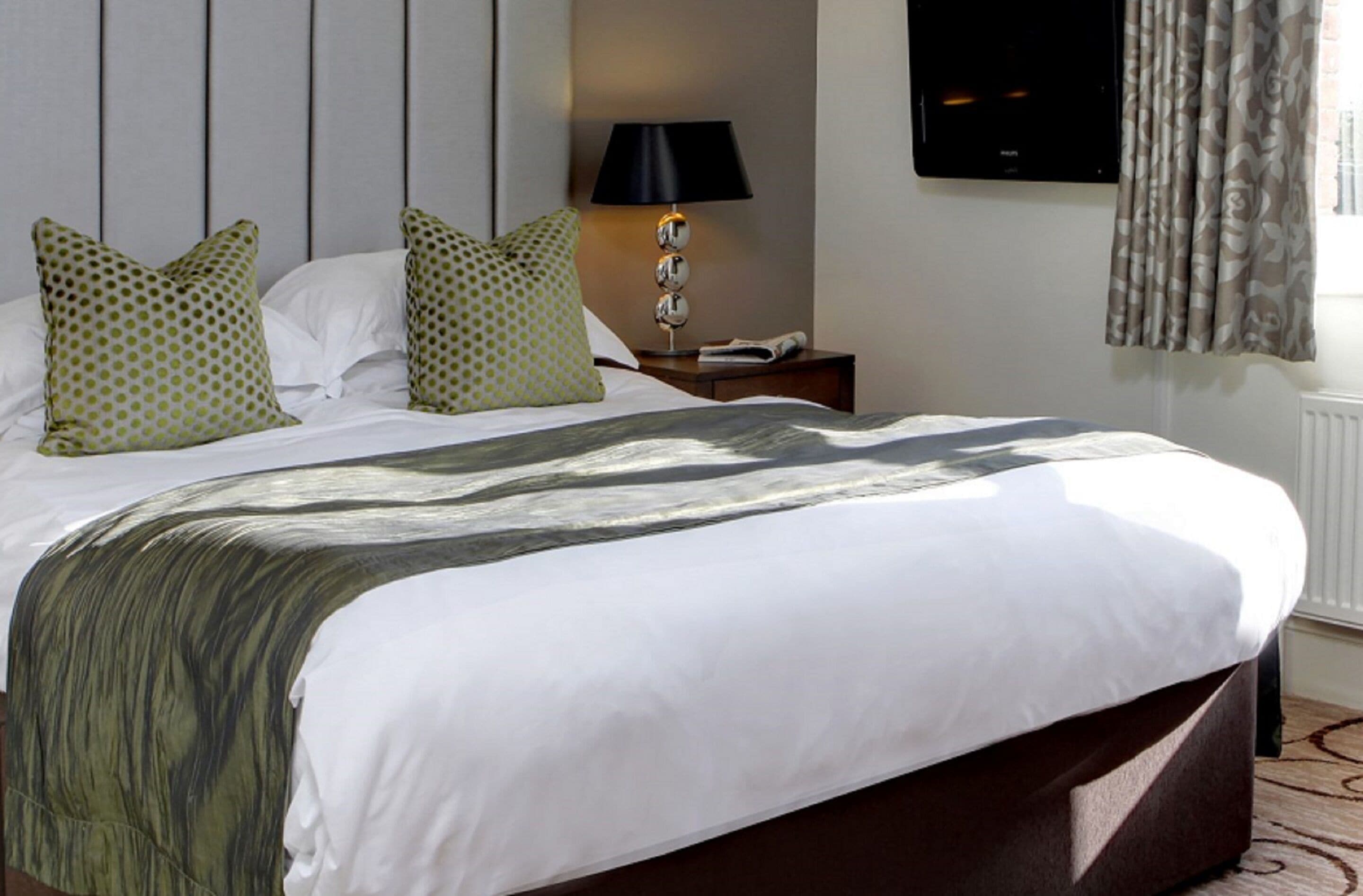 classic double room | 1 bedroom, in-room safe, individually decorated, individually furnished