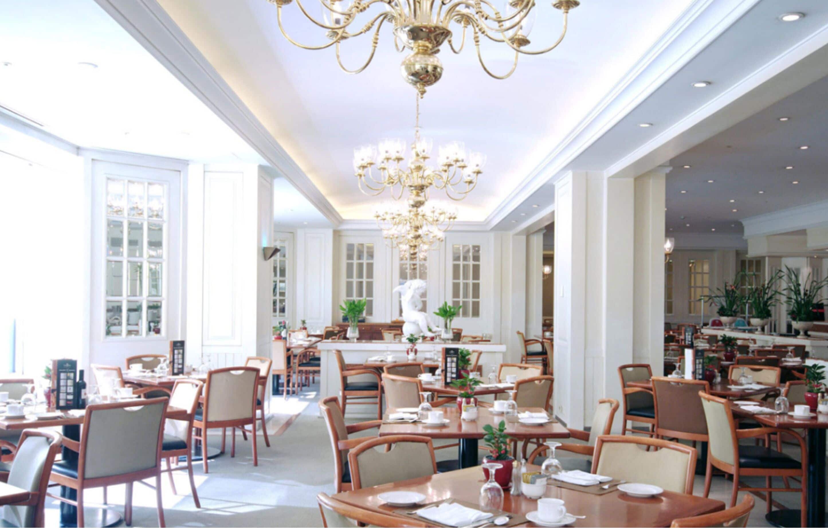 daily continental breakfast (krw 45000 per person)