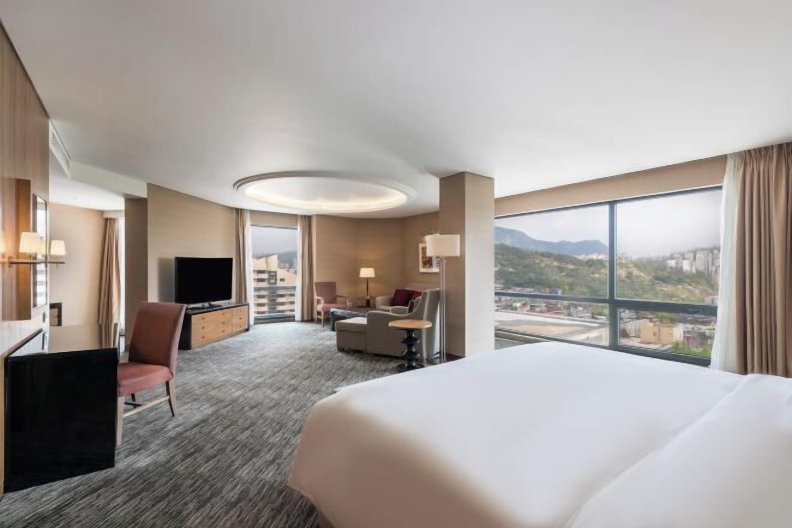 Coffres-forts dans les chambres, rideaux occultants, Internet