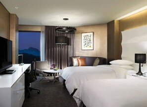 In-room safe, blackout curtains, Internet, bed sheets - Swiss Grand Hotel (Seoul)