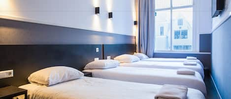 Quadruple Room | In-room safe, WiFi, bed sheets