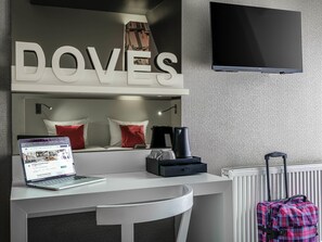 Family Room, Multiple Beds | In-room safe, desk, blackout curtains, iron/ironing board