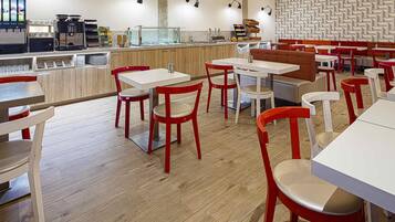 Daily buffet breakfast (EUR 18.5 per person)