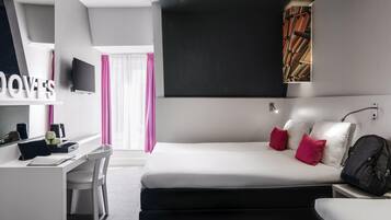 Family Room, Multiple Beds | In-room safe, desk, blackout drapes, iron/ironing board