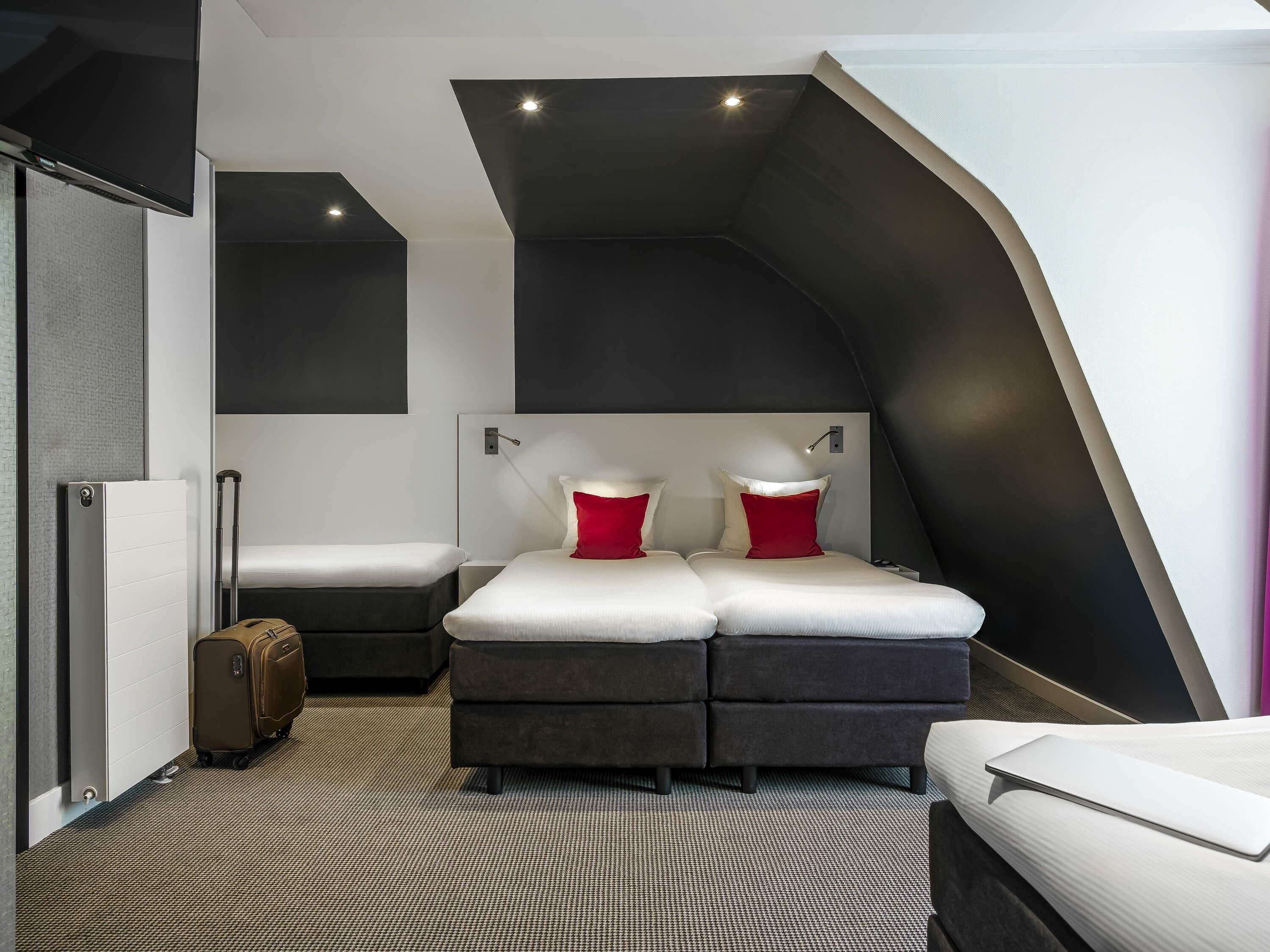 Family Room, Multiple Beds | In-room safe, desk, blackout drapes, iron/ironing board