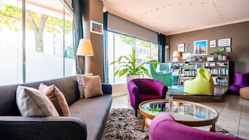 Sala de estar en el lobby