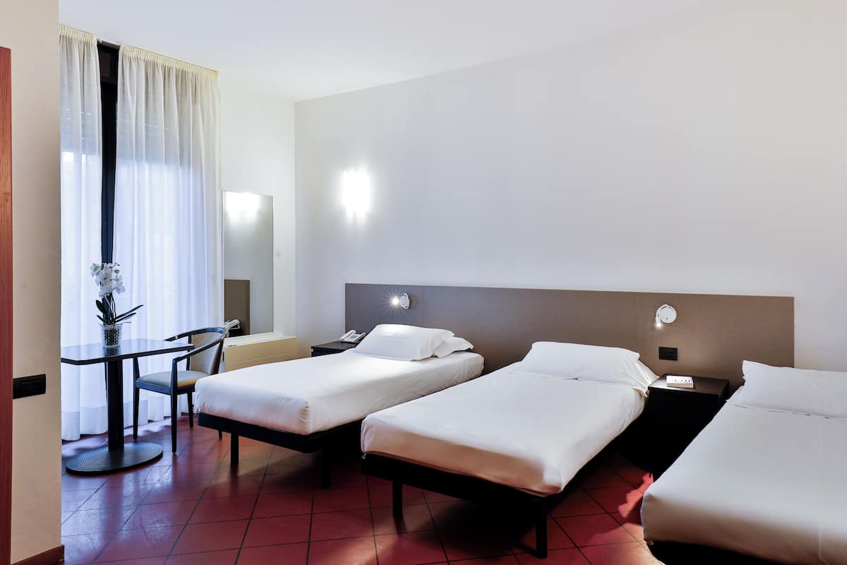 Minibar, desk, free WiFi, bed sheets