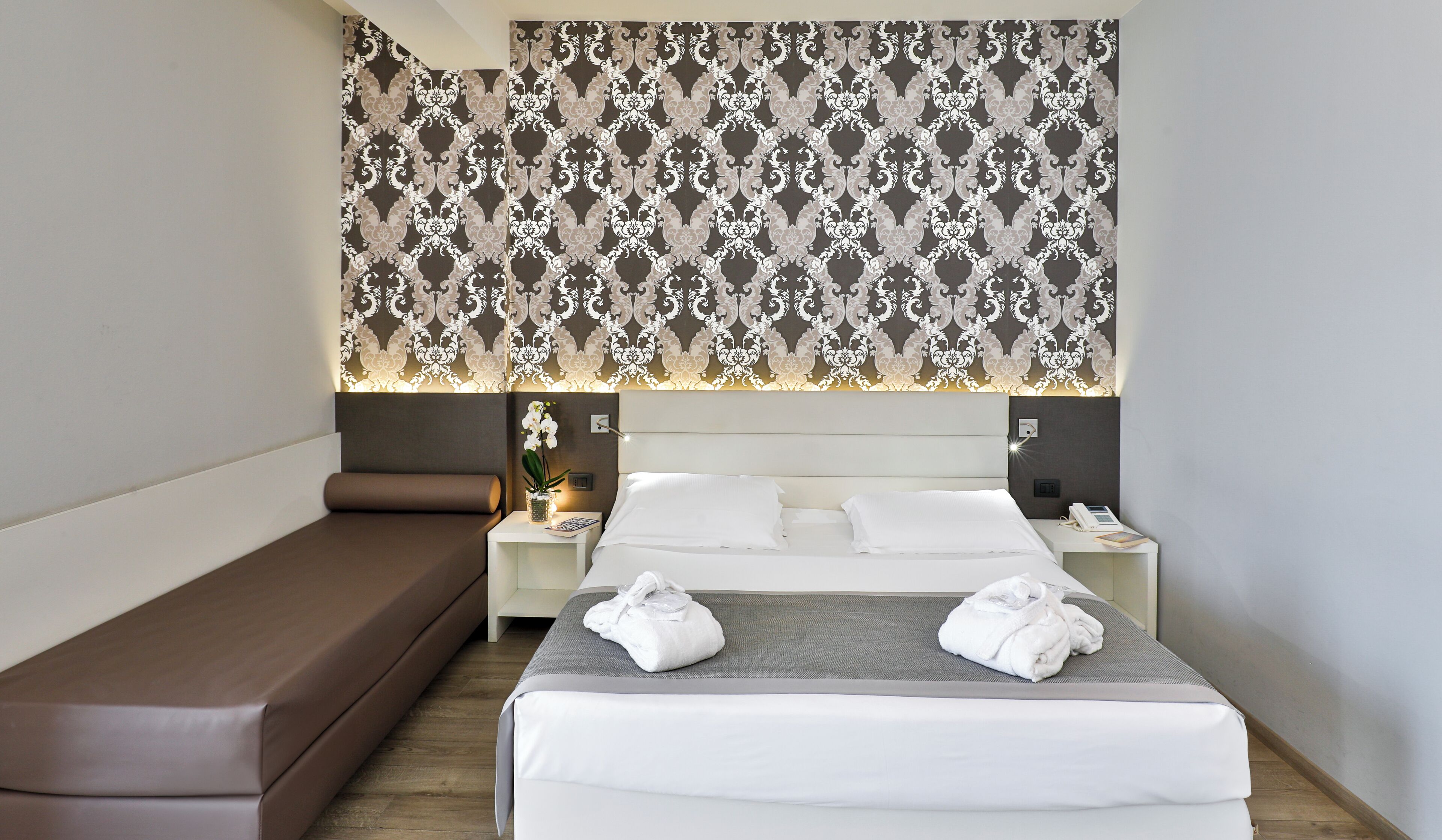 Minibar, desk, free WiFi, bed sheets