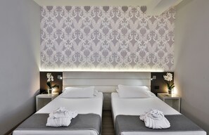 Minibar, desk, free WiFi, bed sheets