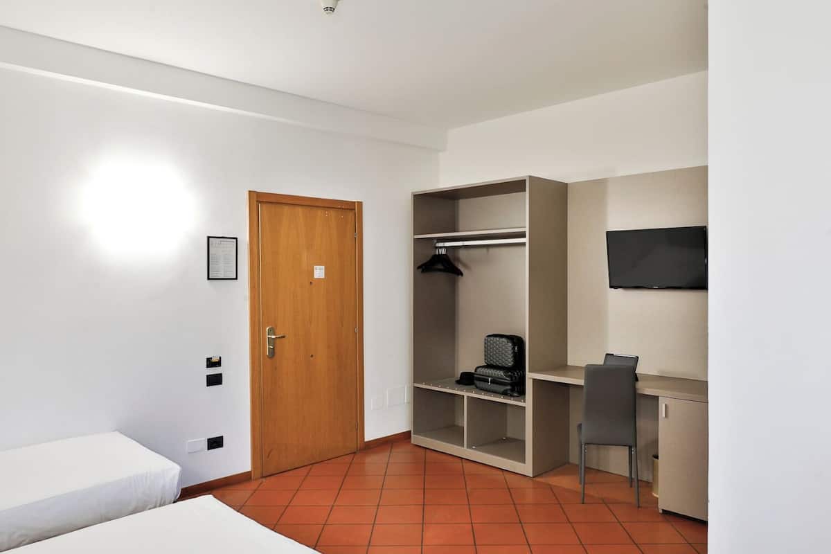 Camera tripla standard | Minibar, desk, free WiFi, bed sheets