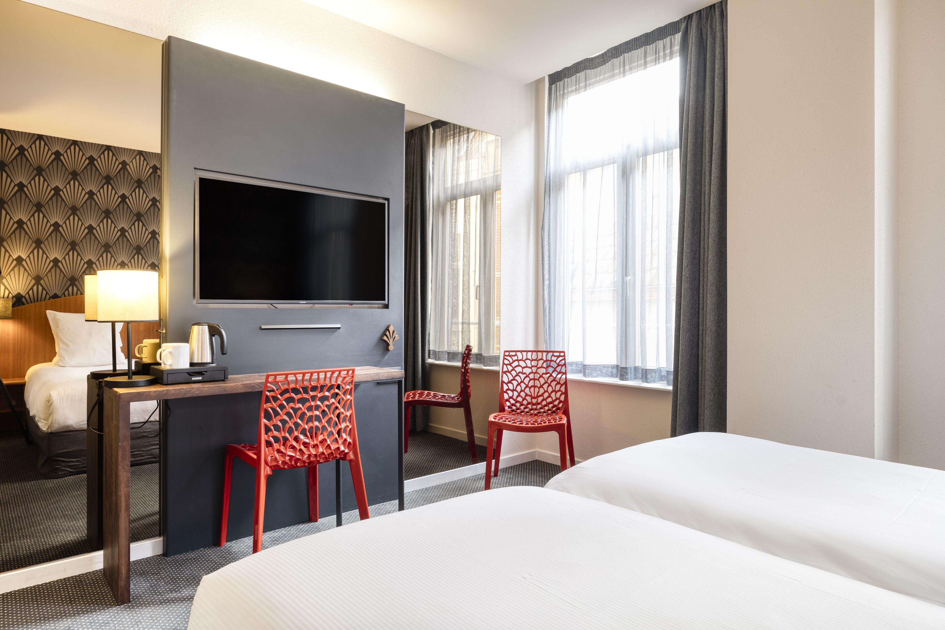 classic twin room, 2 single beds | 1 bedroom, in-room safe, desk, soundproofing