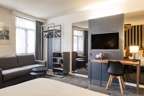Family Duplex, Mezzanine | 1 bedroom, in-room safe, desk, soundproofing