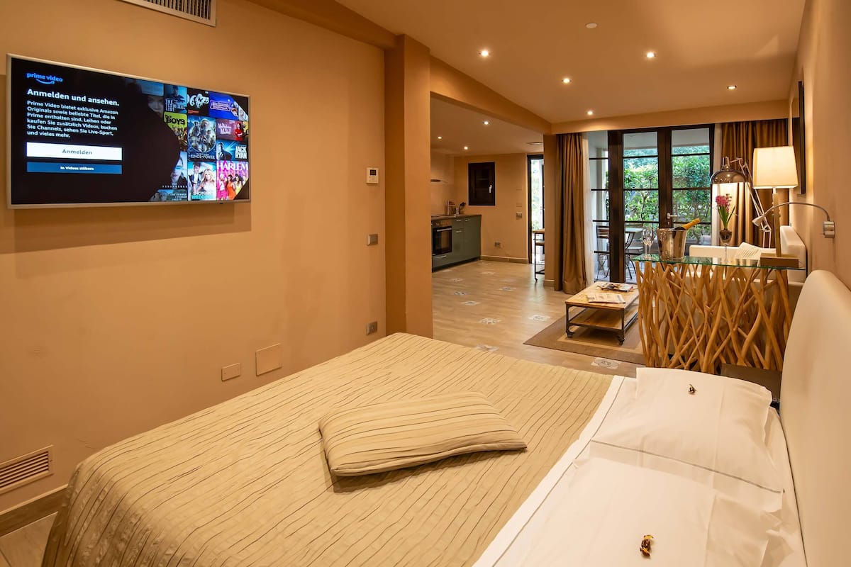 Deluxe Studio, 1 Double Bed
