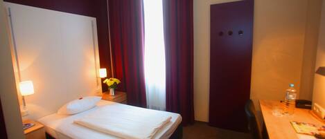 Single Room | In-room safe, desk, soundproofing, cribs/infant beds