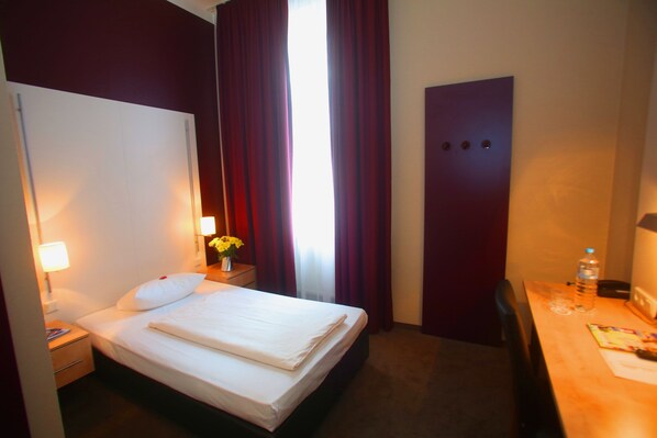 1 bedroom, in-room safe, desk, soundproofing