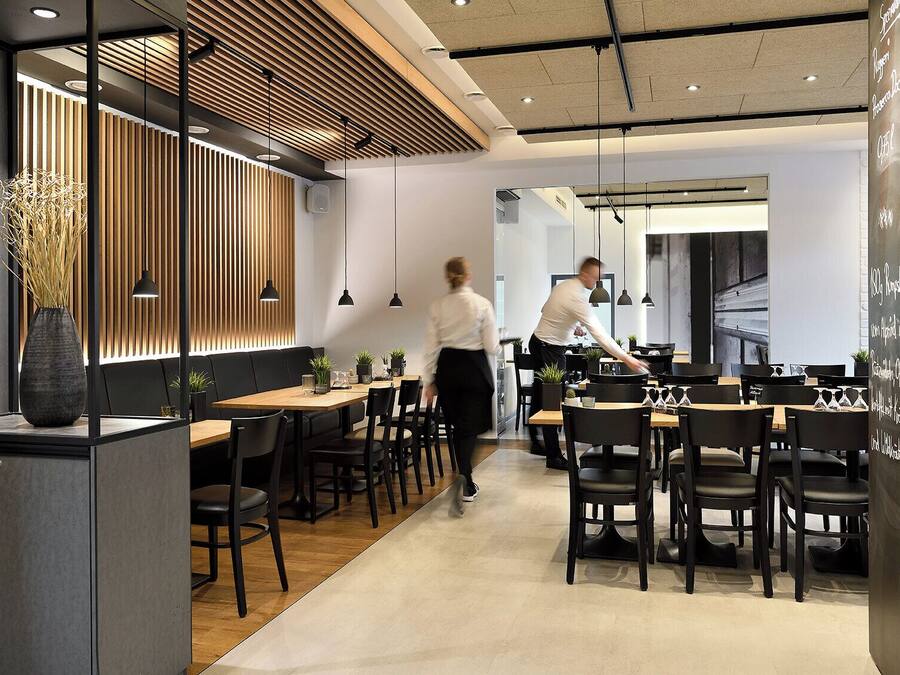 Lunch and dinner served