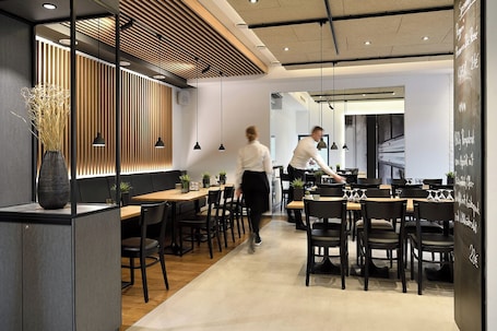 Lunch and dinner served