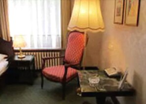 Double Room | Select Comfort beds, in-room safe, iron/ironing board, free WiFi