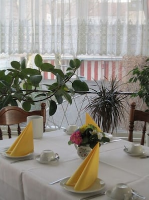 Daily buffet breakfast (EUR 14 per person)