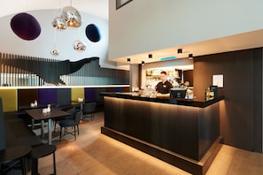 Bar (in der Unterkunft)