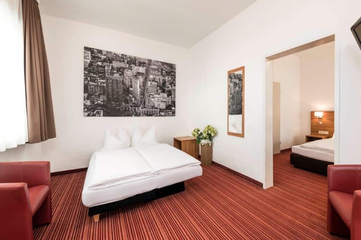 1 bedroom, in-room safe, desk, blackout curtains