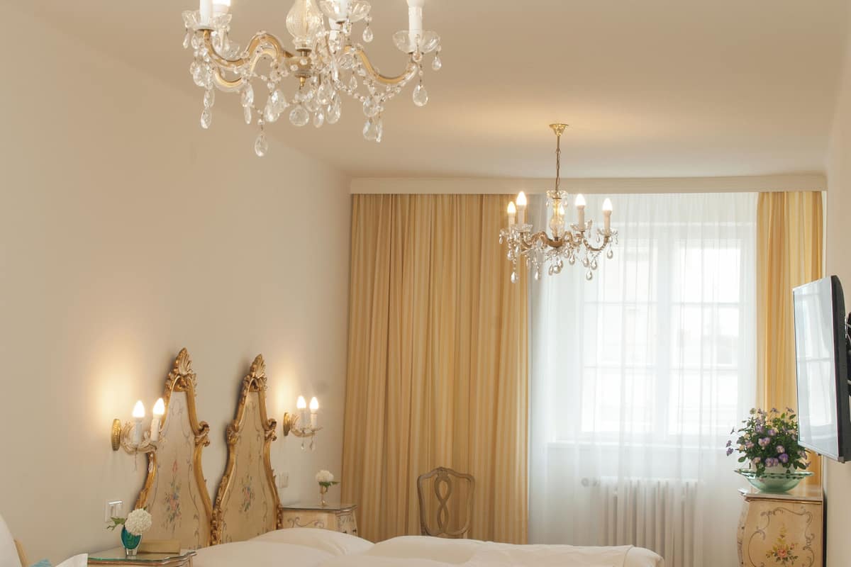 1 bedroom, in-room safe, desk, free wifi