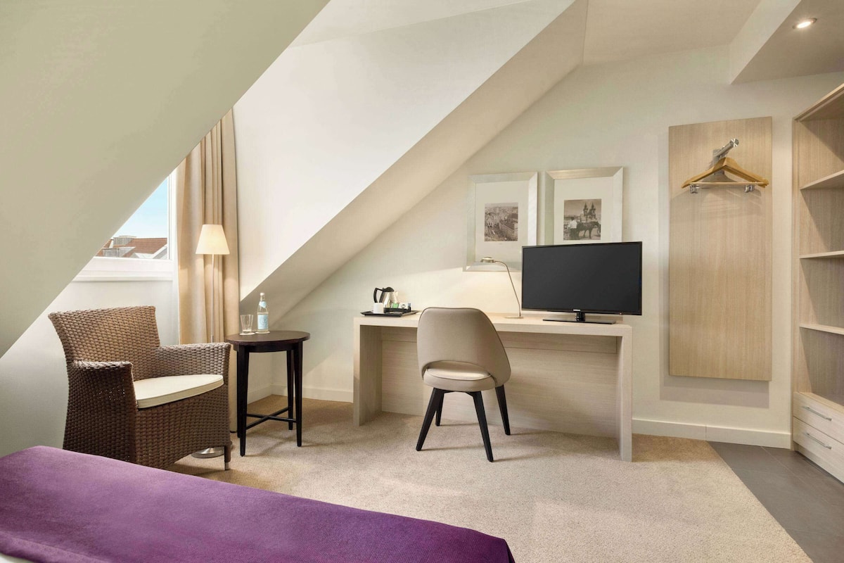 superior room, 1 single bed | hypo-allergenic bedding, desk, blackout curtains, soundproofing