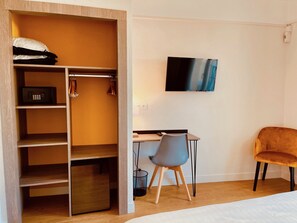 Double Room Sea View (Side)