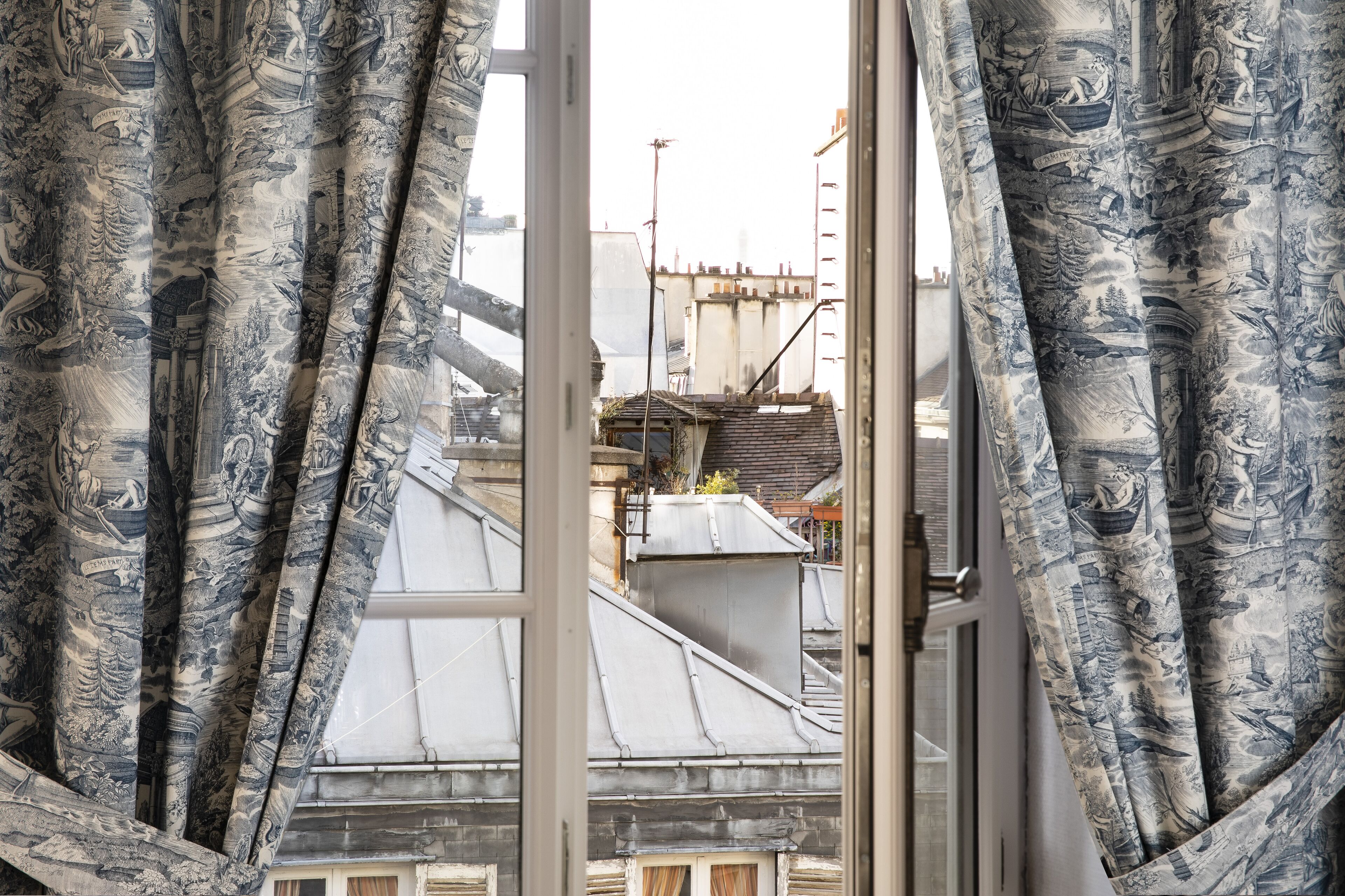 Superior Double Room | Street view