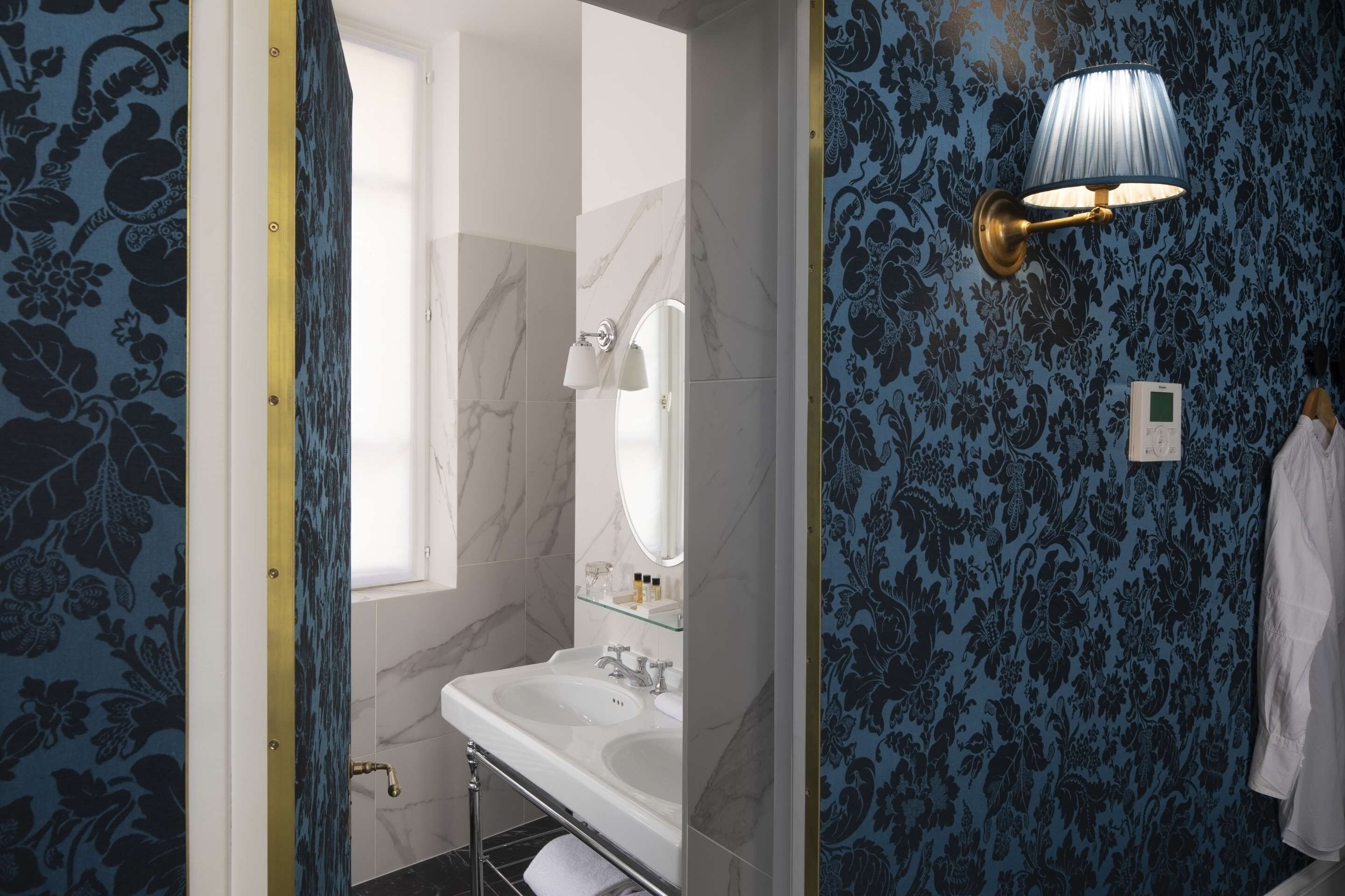 deluxe double room | room amenity