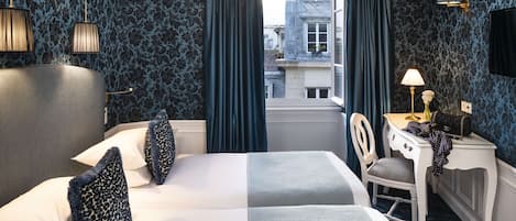 In-room safe, soundproofing, iron/ironing board, free WiFi