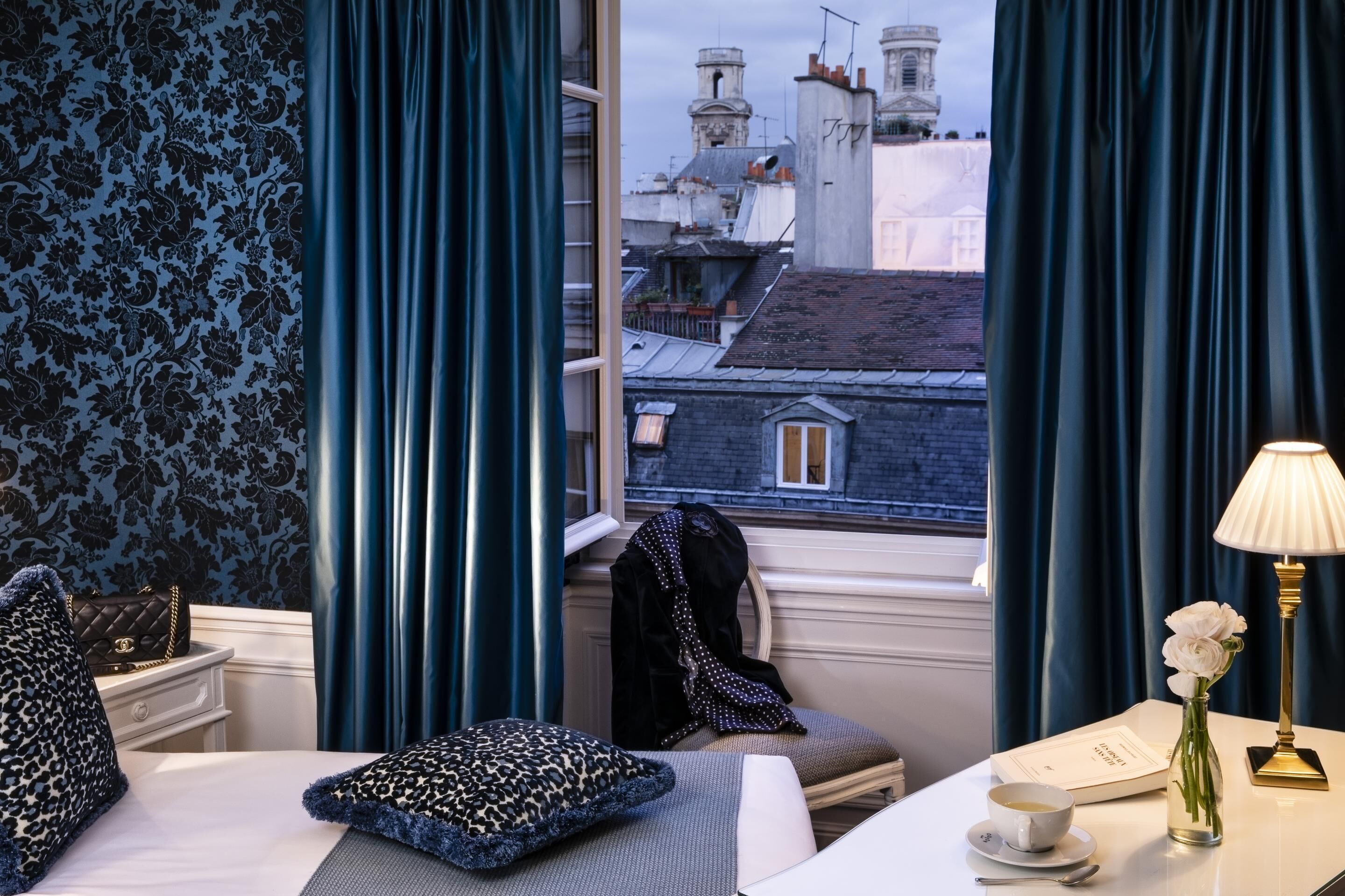 In-room safe, soundproofing, iron/ironing board, free WiFi