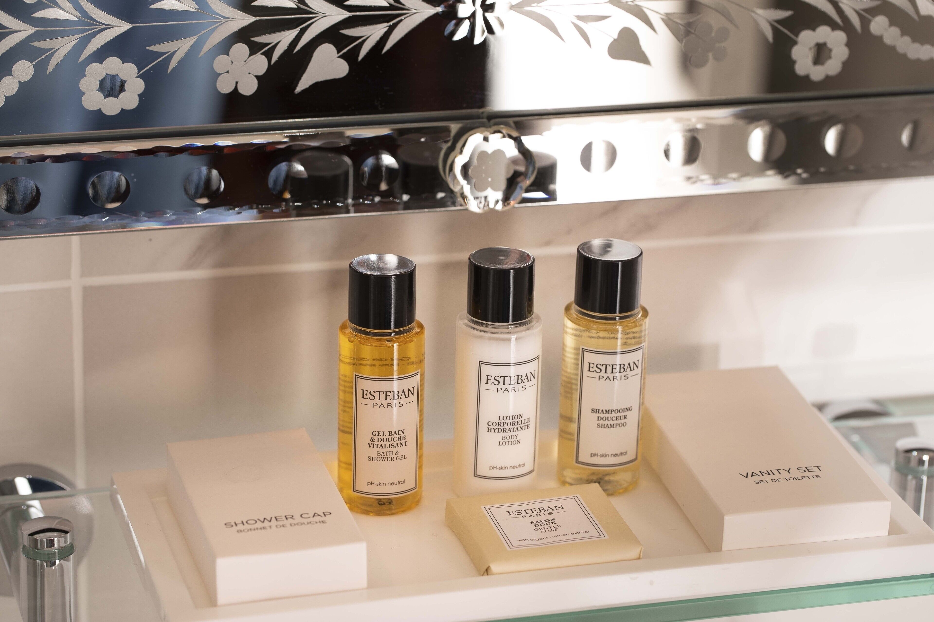 shower, free toiletries, hair dryer, towels