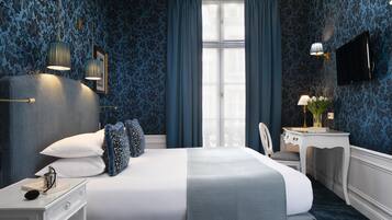 In-room safe, soundproofing, iron/ironing board, free WiFi