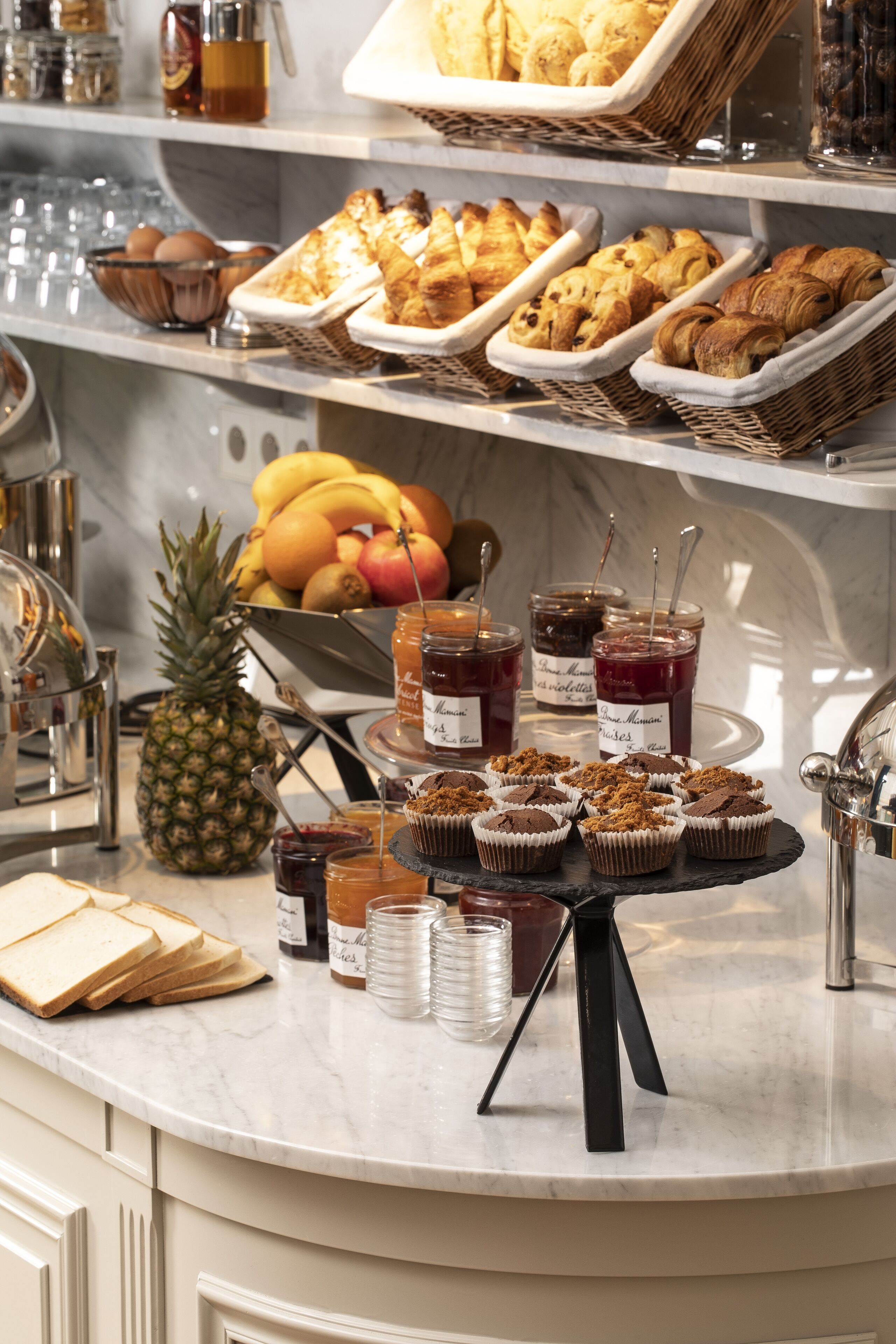 daily buffet breakfast (eur 14 per person)