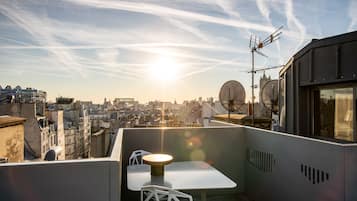 Penthouse, 1 King Bed | Terrace/patio