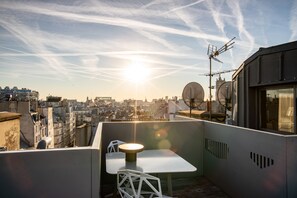 Penthouse, 1 King Bed | Terrace/patio