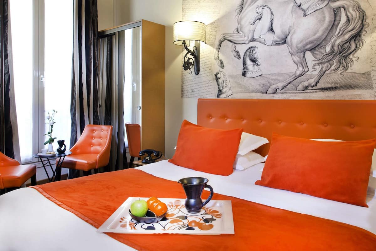 1 phòng ngủ, minibar, bàn, phòng cách âm