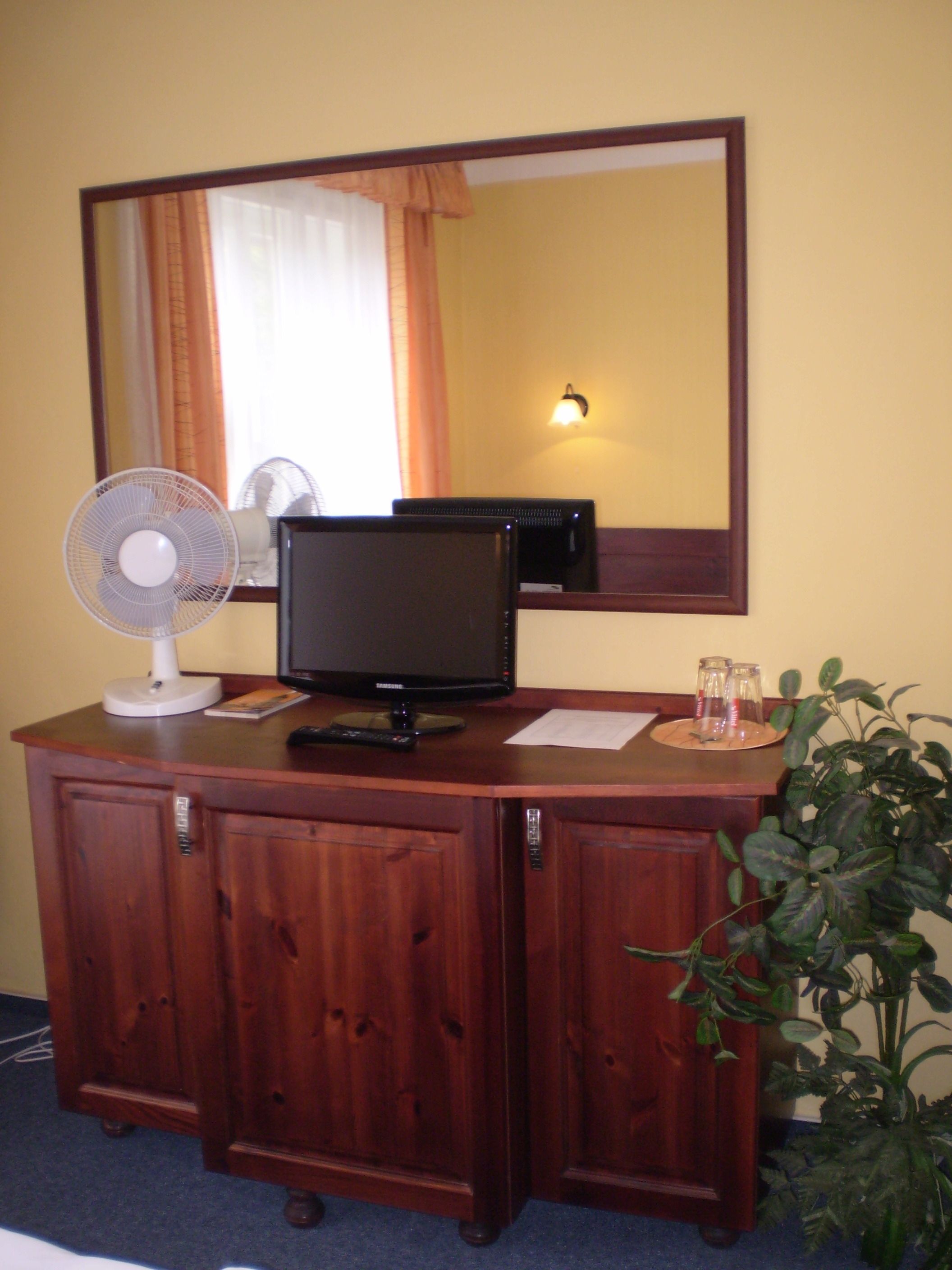 standard double or twin room | minibar