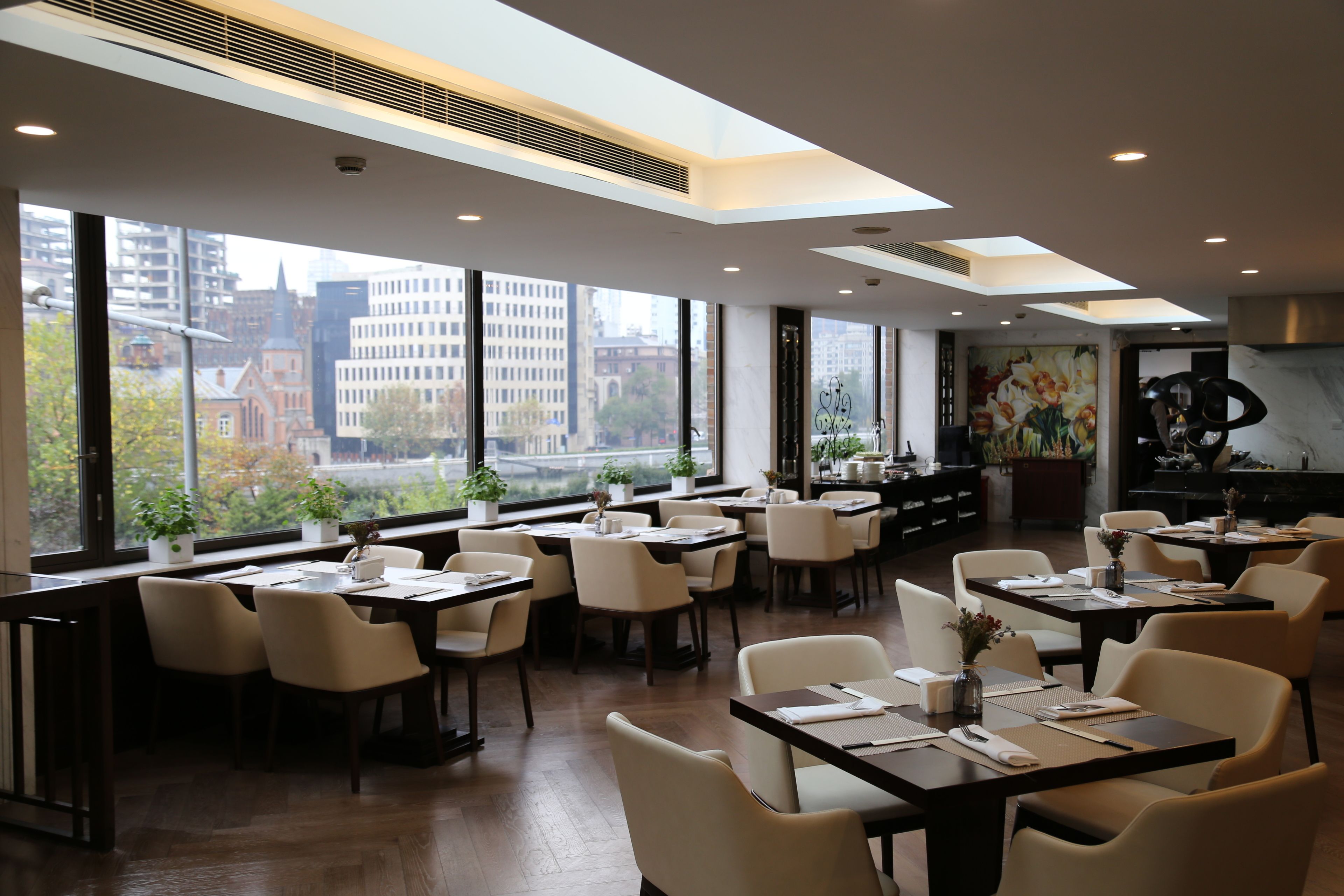 Photo - Broadway Mansions Hotel - On the bund