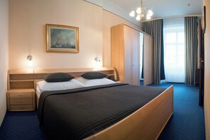 Double Room | Minibar, in-room safe, desk, iron/ironing board